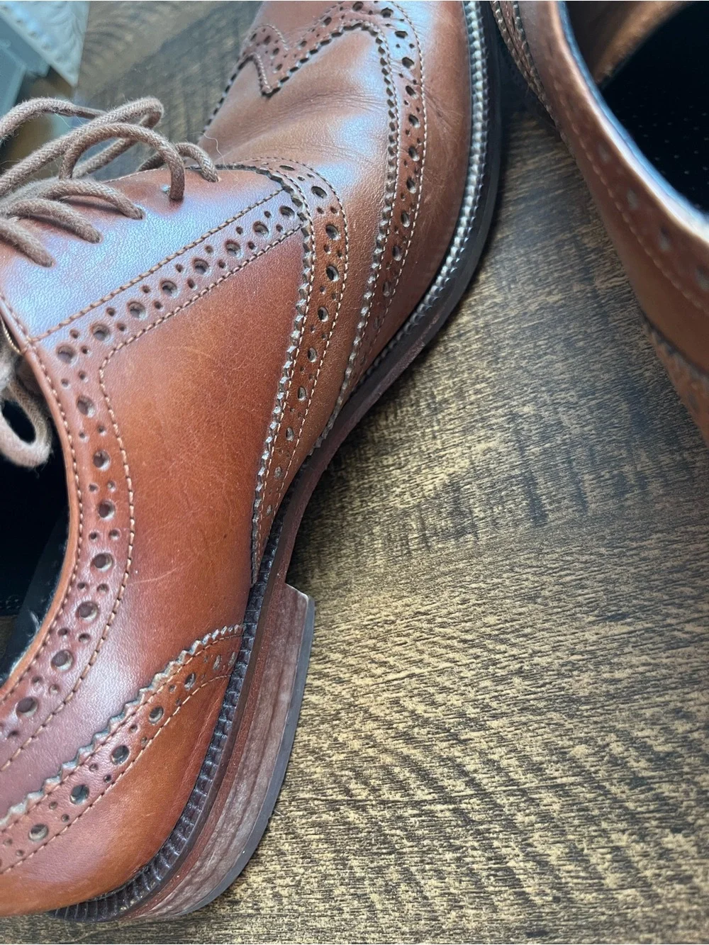 Men's Classic Brown Leather Wingtip Oxfords